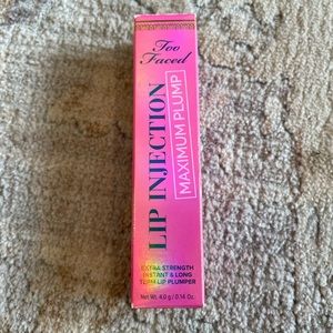 New Too Faced Lip Injection Maximum Plump Gloss